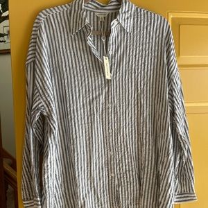 MAX STUDIO GRAY AND WHITE STRIPED LONG SLEEVE BLOUSE!